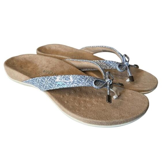 Vionic NEW Bella Patent Leather Size 10 Bow Blue Orthopedic Flip Flop Sandals - Picture 1 of 11